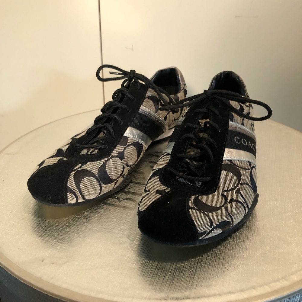 Brand new never worn sneakers Coach